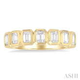 1.00 Ctw 7-Stone Bezel Set Emerald Cut Diamond Fashion Band in 14K Yellow Gold